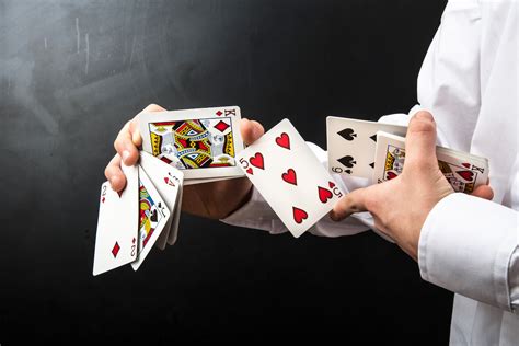 Magical Entertainment: Choosing the Right Luxury Event Magician